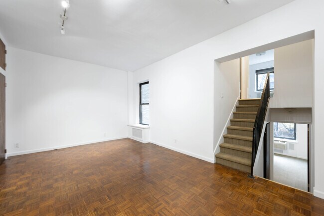 Foto del edificio - 220 E 79th St