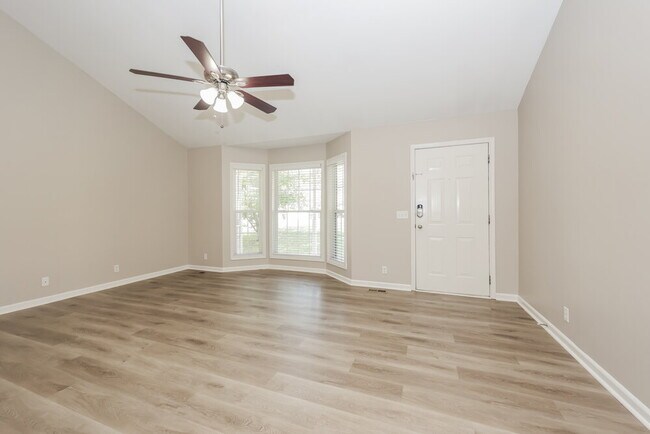 Foto del edificio - 151 Braxton Ln E