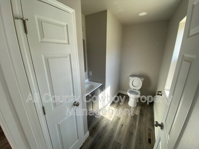 Foto del edificio - 4521 E Bobolink Ln
