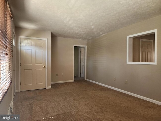 Building Photo - 739 Stouffer Ave