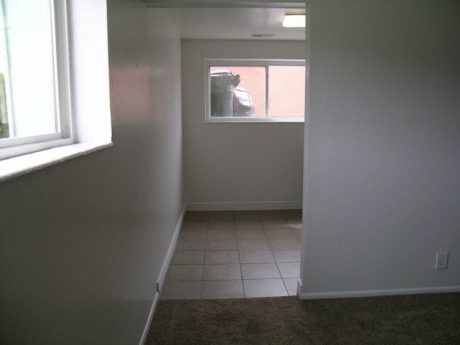 Building Photo - 2540 S 700 E