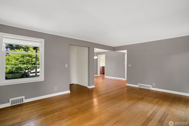 Building Photo - 4021 NE 60th St