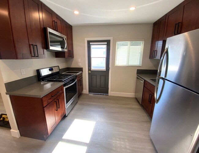 Foto del edificio - 25316-20 Cypress St