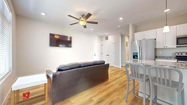 Foto del interior - 305 W Washington