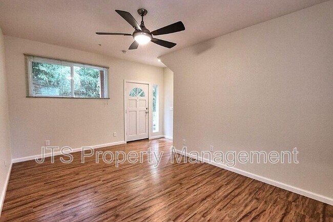 Foto del edificio - 4222 Crestline Ave