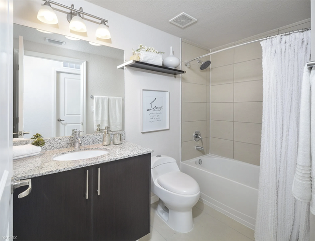 Building Photo - 1 br, 1 bath Condo - 6551 SW 20th St
