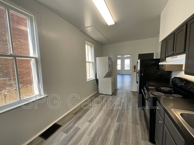 Foto del edificio - 156 Hamilton Ave