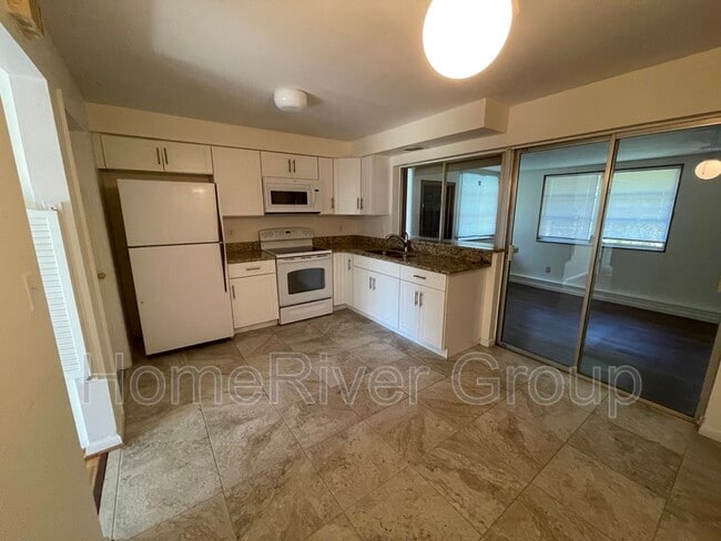 Building Photo - 1433 Covington Cir W