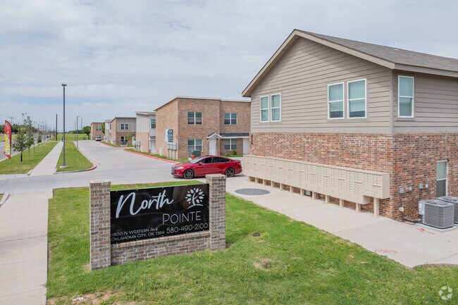 Foto del edificio - North Point Townhomes