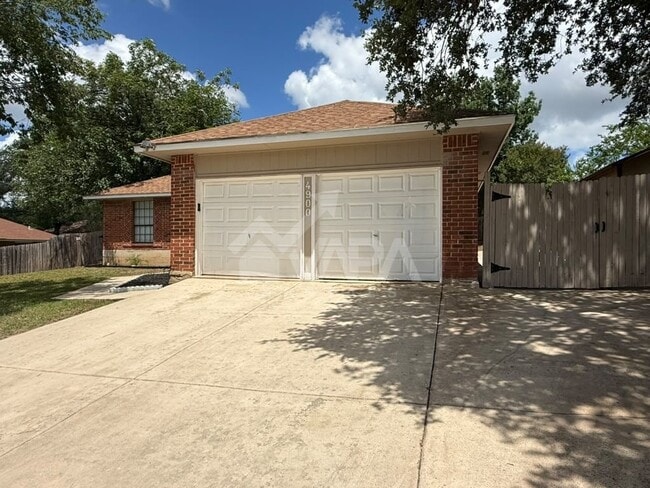 Photo - 4900 Timber Trace St House