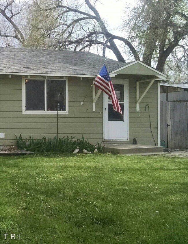 Primary Photo - 406-406 20th St