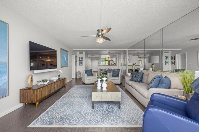 Foto del edificio - 9495 Blind Pass Rd