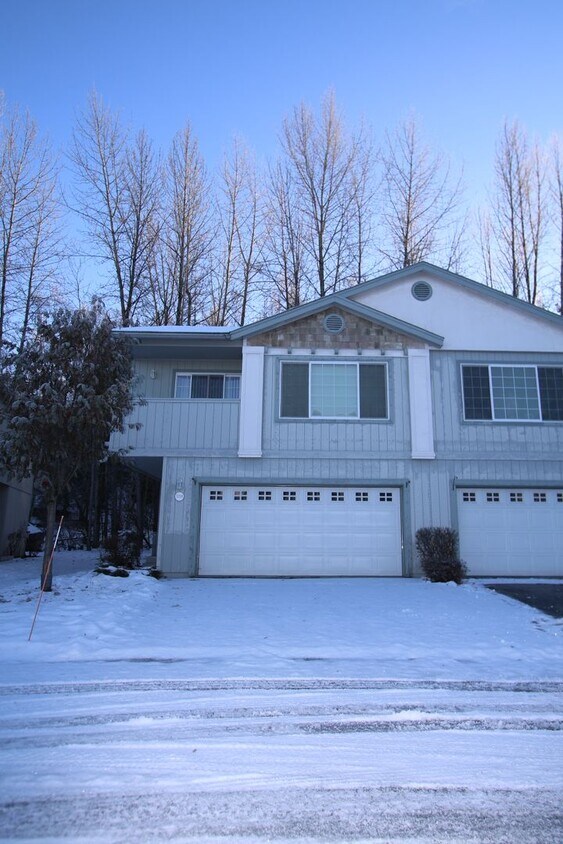 Foto principal - 3 Bedroom Condo in East Anchorage!
