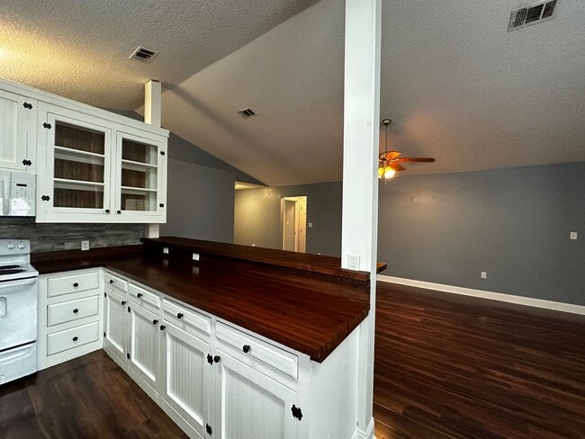 Building Photo - 5323 Tallapoosa Road - Great Northwest Fam...