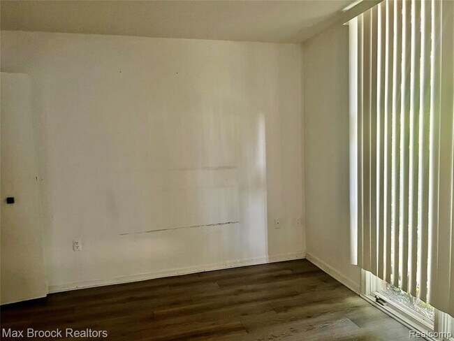 Building Photo - 6330 Odessa Dr