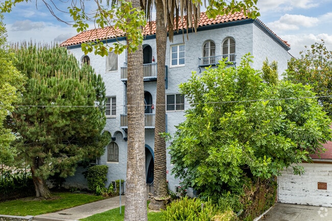 Building Photo - Chateau Lily - Chateau Lily LLC