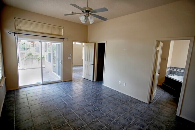Foto del edificio - 6223 Goldfield Pl NE