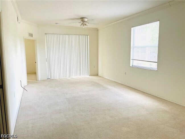 Foto del edificio - 8450 Kingbird Loop