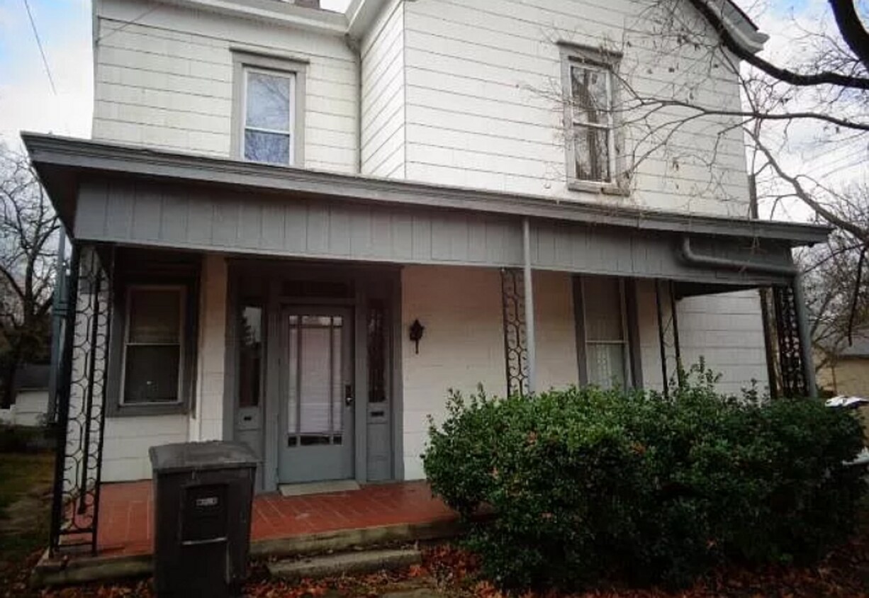 202 S Maple St Unit 2, Winchester, KY 40391 Room for Rent in