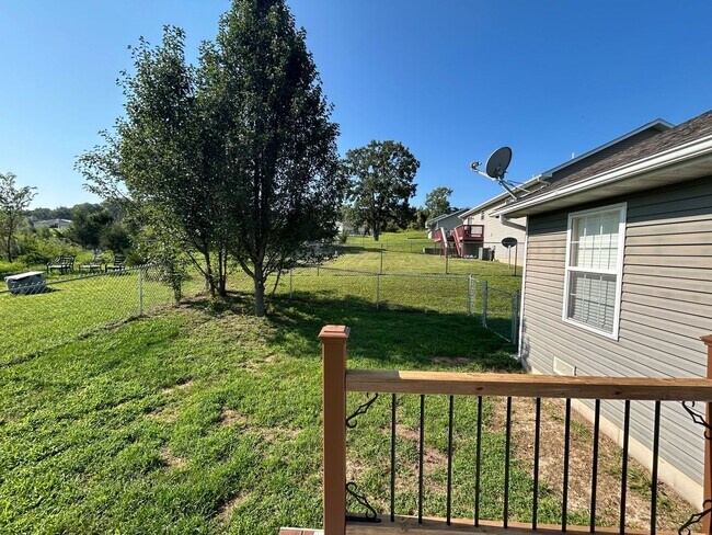 Foto del edificio - 3 Bedroom House Located in St. Robert, MO!