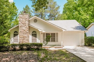 Building Photo - 465 Rosehill Dr