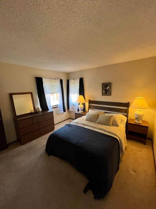 Building Photo - 5200 Villa View Dr