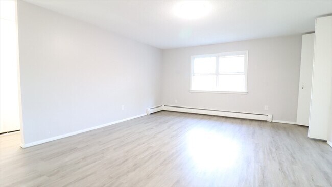 Foto del edificio - 139 Litchfield Pines Dr