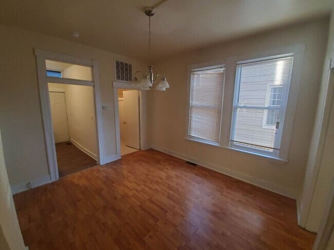 Building Photo - 3209 3rd Ave