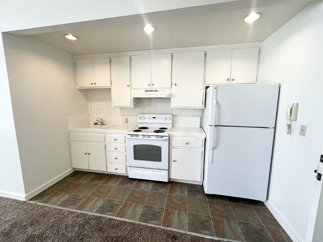 Photo - 317 W Main St Apartment