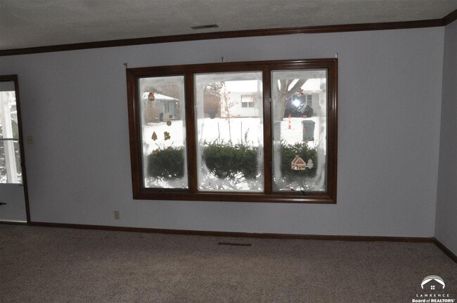 Building Photo - 2020 Hillview Rd