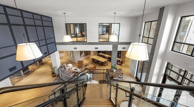 Building Photo - 704 W Tremont Ave