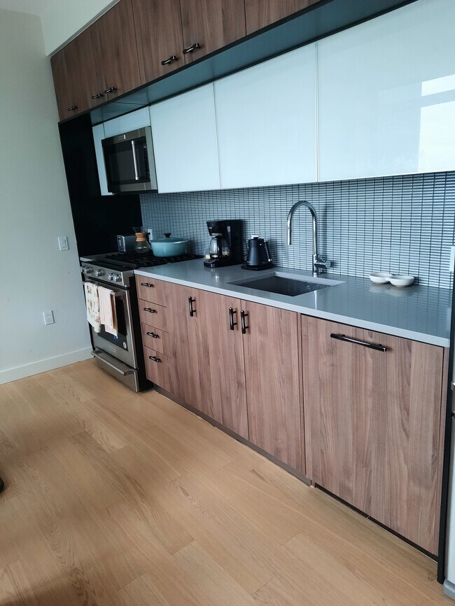 Foto del edificio - 4428 Purves St