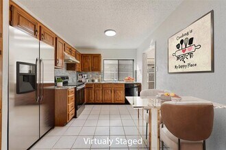 Building Photo - 10906 Listi Dr