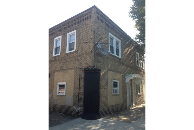 Photo - 889-894 N 27TH St