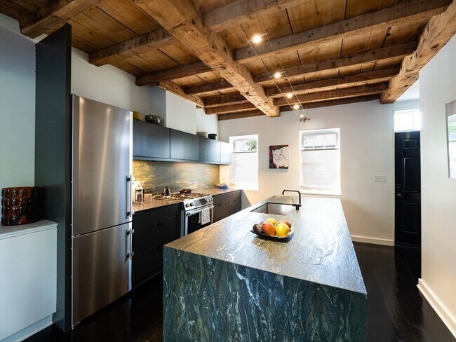 Foto del edificio - 214 3rd St