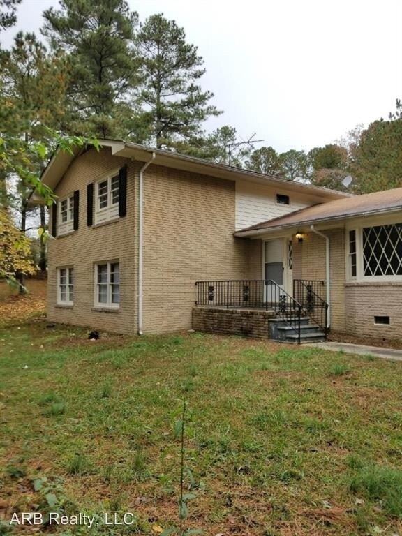 Primary Photo - 4 br, 2.5 bath House - 2284 Fairburn Road