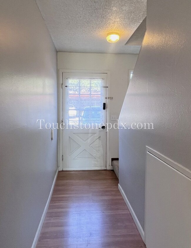 Building Photo - 3BD|1.5BA Townhome in Gresham