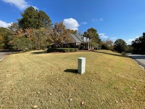 Building Photo - 3 Valley Brook Dr