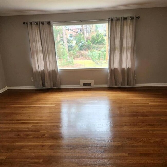 Foto del edificio - 1049 Ormewood Ave SE