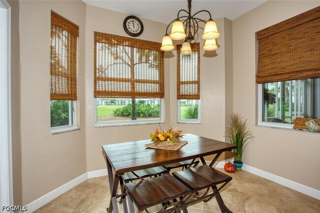 Building Photo - 8076 Queen Palm Ln