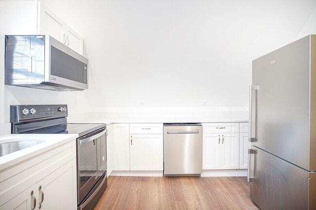 Photo - 42 E School St Apartment