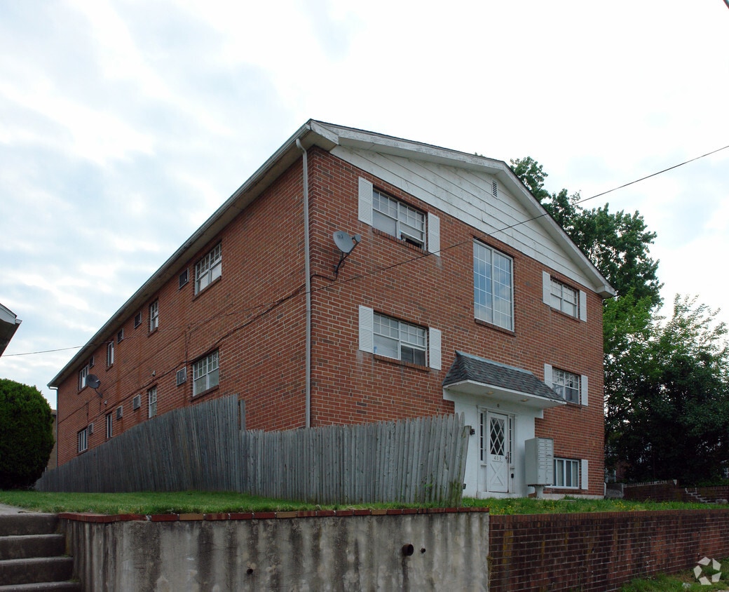 Building Photo - 405 W Wood St
