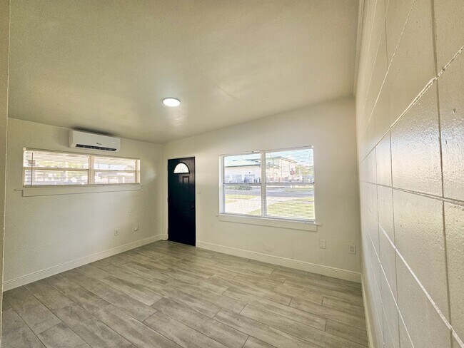 Sala de estar - 1105 E South St