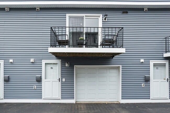 Building Photo - 1221 Pawtucket Blvd