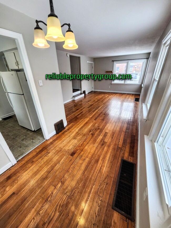 Building Photo - New Listing - Fort Wayne