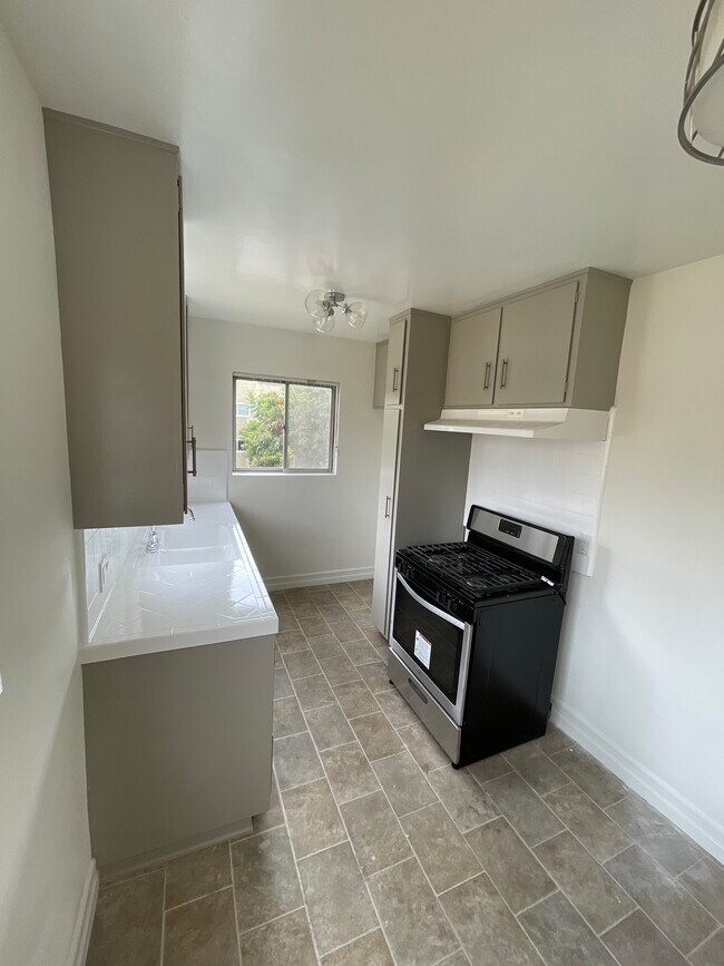 Foto del edificio - 400 E Stocker St