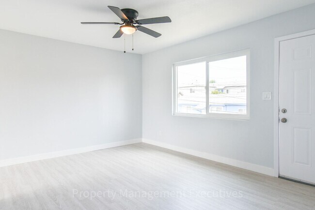 Foto del edificio - Remodeled 2 Bedroom, 1 Bath Apartment