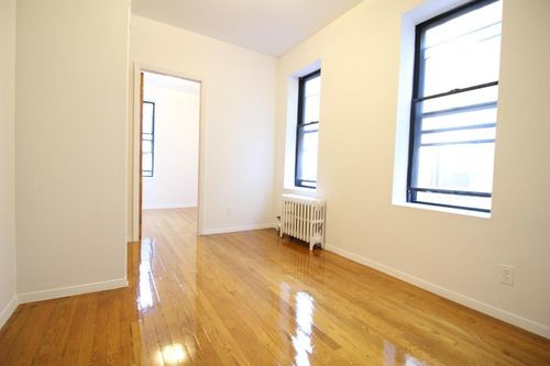 Foto principal - 532 E 82nd St