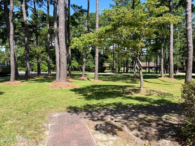 Foto del edificio - 3107 Country Club Rd