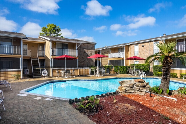 2410 S Kirkwood Rd Piscina 1 - The Park at Pisa